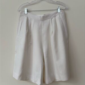 Elegant Vintage 80’s White Women's Bermuda Shorts